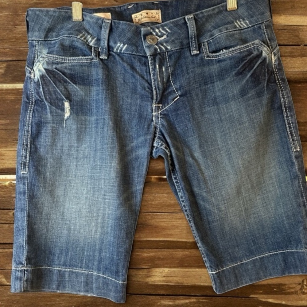 William RastJean Lisa long Bermuda shorts. Sz 20 Boy meets girl trendi…